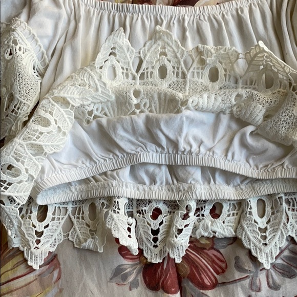 super gorgeous off the shoulder cropped white top - Picture 6 of 6